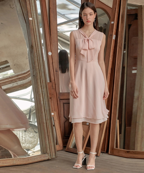JULIY&CALLA(ジュリー&カラー)の「24SS カラー93 シークレットガーデン 袖なし ジュノ リボンタイ ワンピース ピンク(ワンピース・レディース・その他・MEDIUM)」の5枚目の写真