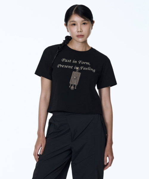 71TO96（チル ハナ トゥ グユク）の「Blessing Knot Crop T-shirt (Black)（Tシャツ/カットソー・レディース・ブラック・FREE）」の4枚目の写真