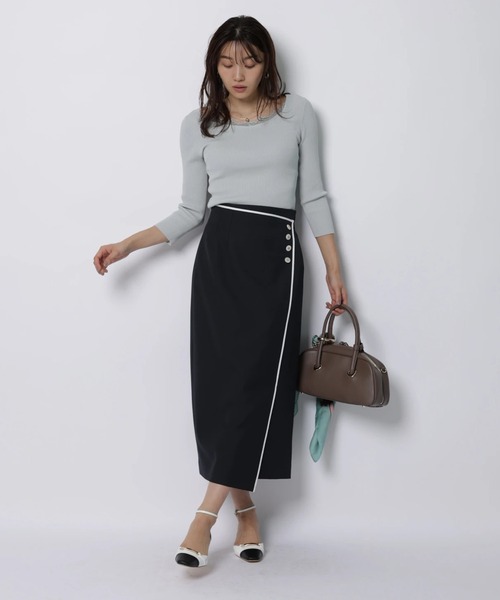 JUSGLITTY(ジャスグリッティー)の「プチボタンタイトスカート(スカート・レディース・ブラック/ベージュ・2/1/0)」の9枚目の写真