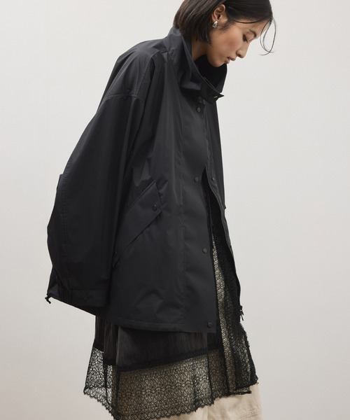 ADAM ET ROPE'（アダムエロペ）の「ファンクションドロストブルゾン/撥水（ナイロンジャケット・レディース・カーキ/ブラック・38/36）」の11枚目の写真