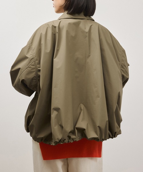 ADAM ET ROPE'（アダムエロペ）の「ファンクションドロストブルゾン/撥水（ナイロンジャケット・レディース・カーキ/ブラック・38/36）」の19枚目の写真