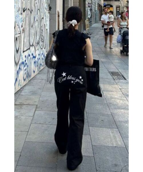 ITZAVIBE(イッザバイブ)の「LETTERING CHINO PANTS - BLACK(その他パンツ・レディース・その他・ONE SIZE)」の4枚目の写真