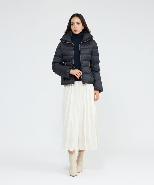 EPOCA（エポカ）の「エアリーダウン ショート（ダウンジャケット/コート・レディース・ベージュ/ブラック・38/40）」の4枚目の写真