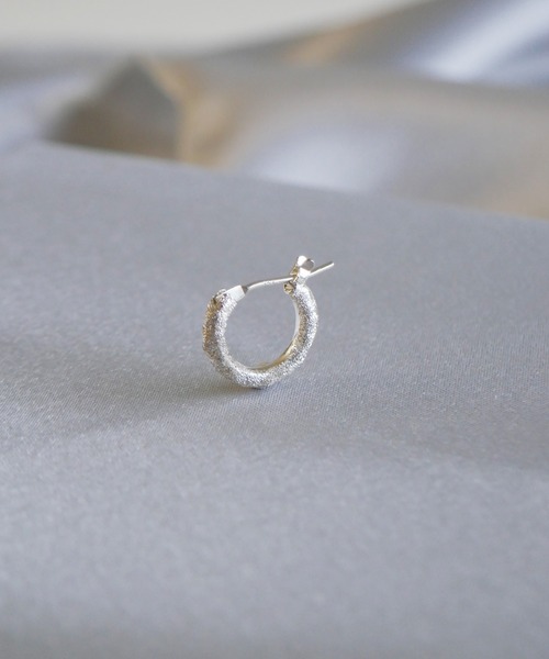e.m.(イーエム)の「スターダストフープピアス/シルバー/レディース/メンズ/2026WinterCollection(ピアス(片耳用)・レディース・シルバー・FREE)」の1枚目の写真