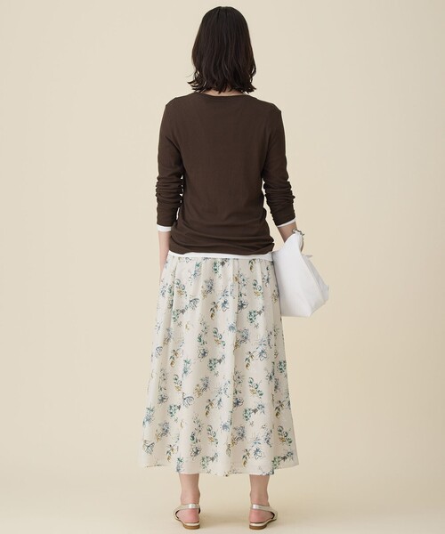 自由区(ジユウク)の「レイヤリングシアーインナー カットソー(Tシャツ/カットソー・レディース・アイボリー系/ダークブラウン系/ブラック系/サックスブルー系・46/44)」の8枚目の写真