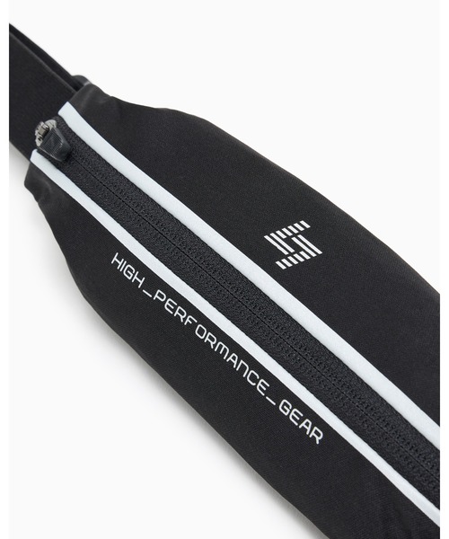 EMPORIO ARMANI EA7(エンポリオアルマーニイーエーセブン)の「【エンポリオ アルマーニ EA7】ベルトバッグ テクニカルファブリック(ボディバッグ/ウエストポーチ・メンズ・ブラック・FREE)」の3枚目の写真
