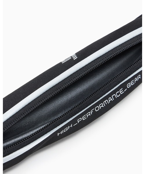 EMPORIO ARMANI EA7(エンポリオアルマーニイーエーセブン)の「【エンポリオ アルマーニ EA7】ベルトバッグ テクニカルファブリック(ボディバッグ/ウエストポーチ・メンズ・ブラック・FREE)」の4枚目の写真