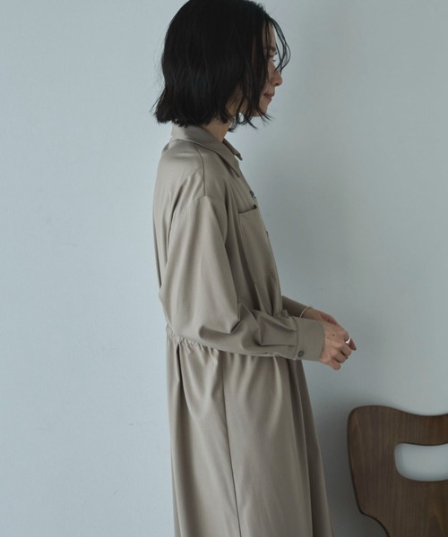 Doux archives(ドゥアルシーヴ)の「開襟ドロストシャツワンピース(ワンピース・レディース・ベージュ/サックスブルー/チャコールグレー・FREE)」の16枚目の写真
