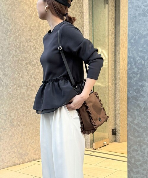 NOLLEY’S（ノーリーズ）の「【nolnol/ノルノル】ナイロンフリルミニトートバッグ（ショルダーバッグ・レディース・ブラウン/ブラック・FREE）」の3枚目の写真