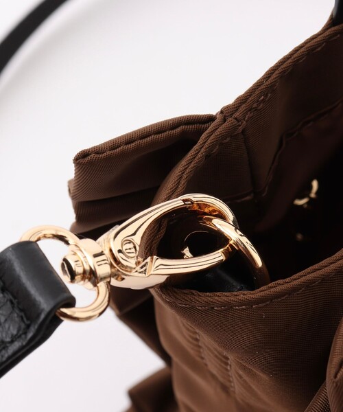 NOLLEY’S（ノーリーズ）の「【nolnol/ノルノル】ナイロンフリルミニトートバッグ（ショルダーバッグ・レディース・ブラウン/ブラック・FREE）」の13枚目の写真