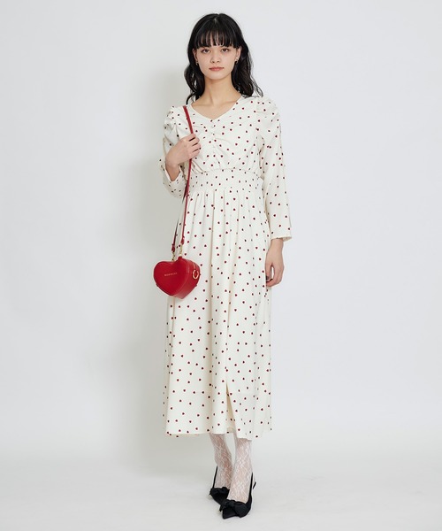 REDYAZEL(レディアゼル)の「Love Me Heart ギャザーリボンロングフレアワンピース(ワンピース・レディース・レッド/オフホワイト/ネイビー・FREE)」の4枚目の写真