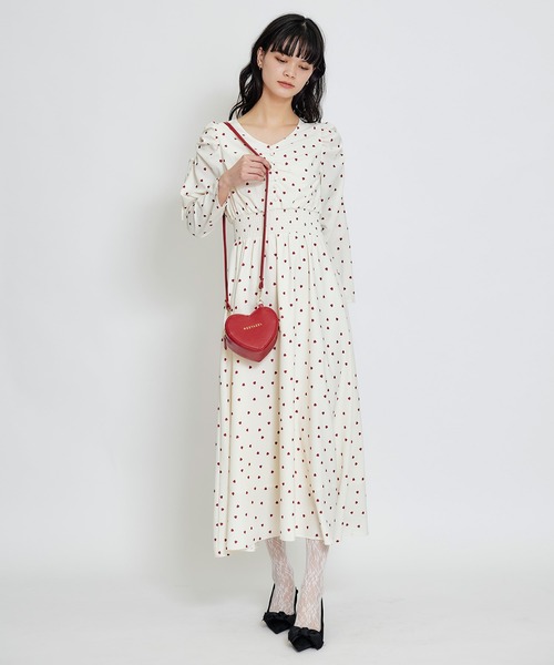REDYAZEL(レディアゼル)の「Love Me Heart ギャザーリボンロングフレアワンピース(ワンピース・レディース・レッド/オフホワイト/ネイビー・FREE)」の5枚目の写真