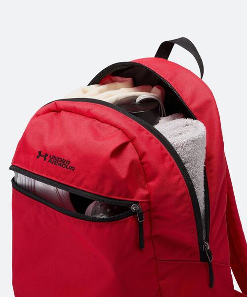 UNDER ARMOUR(アンダーアーマー)の「UAライトデー バックパック(ライフスタイル/メンズ/レディース)(バックパック/リュック・レディース・レッド・ONESIZE)」の2枚目の写真