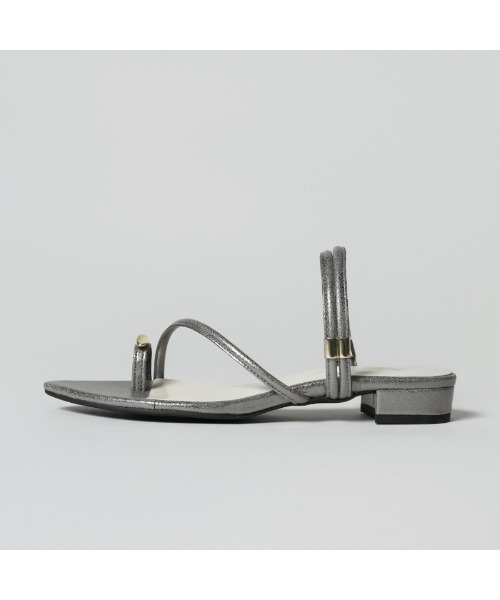 carino（カリーノ）の「トングサンダル（サンダル・レディース・ブラック/ダークブラウン/シルバー系その他/ライトブルー・S/LL/M/L）」の5枚目の写真