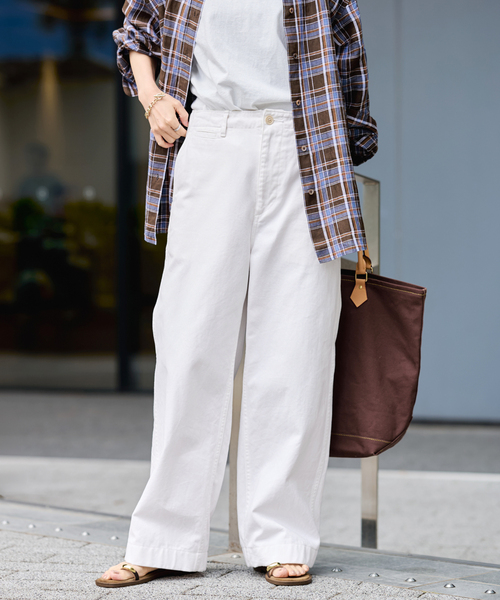 FRAMeWORK(フレームワーク)の「≪一部カラーWEB限定 / 追加≫OVER SIZED CHINO パンツ 2(チノパンツ・レディース・ベージュ/ブラウン/ホワイト・40/38/36)」の5枚目の写真