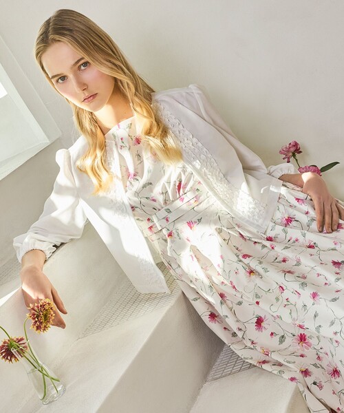 TOCCA（トッカ）の「SWEET FRILL JACKET ジャケット（ノーカラージャケット・レディース・スカイブルー系/ホワイト系・0/4）」の5枚目の写真
