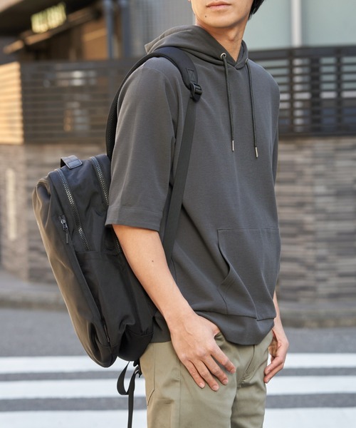 ikka(イッカ)の「【雑誌MonoMax4月号掲載】GOKU楽冷感2WAYパーカ「小泉孝太郎さん着用モデル」(Tシャツ/カットソー・メンズ・グリーン/ホワイト/グレー/チャコール/ネイビー・S/XL/L/M)」の3枚目の写真