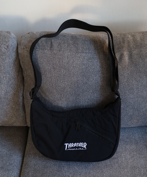 THRASHER(スラッシャー)の「THRASHER BACKSLASH SHOULDER ショルダーバッグ(ショルダーバッグ・メンズ・ブラック×ホワイト/ブラック系・FREE)」の5枚目の写真