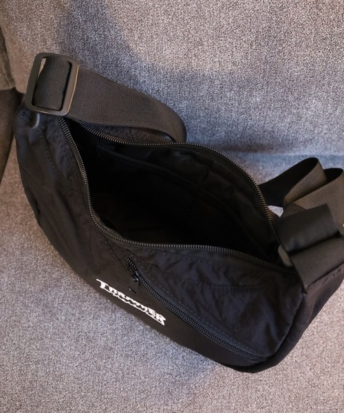 THRASHER(スラッシャー)の「THRASHER BACKSLASH SHOULDER ショルダーバッグ(ショルダーバッグ・メンズ・ブラック×ホワイト/ブラック系・FREE)」の11枚目の写真