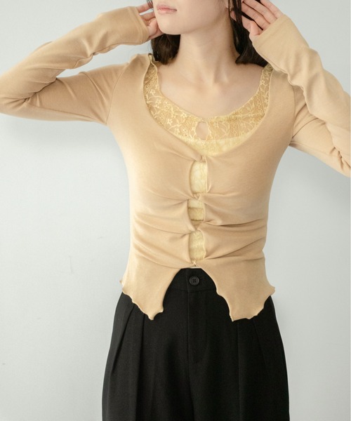 on:nue（オンニュ）の「【on:nue】[着用動画あり！] ねじれカットアウトレイヤードトップス（Tシャツ/カットソー・レディース・ライトブルー/スモークピンク/ベージュ・FREE）」の2枚目の写真