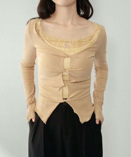 on:nue（オンニュ）の「【on:nue】[着用動画あり！] ねじれカットアウトレイヤードトップス（Tシャツ/カットソー・レディース・ライトブルー/スモークピンク/ベージュ・FREE）」の5枚目の写真