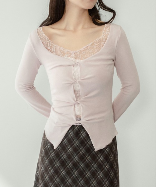 on:nue（オンニュ）の「【on:nue】[着用動画あり！] ねじれカットアウトレイヤードトップス（Tシャツ/カットソー・レディース・ライトブルー/スモークピンク/ベージュ・FREE）」の15枚目の写真