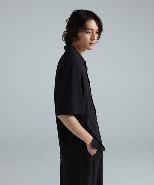 Y-3(ワイスリー)の「Y-3 ULTRALIGHT WOVEN SHIRT(シャツ/ブラウス・メンズ・ブラック・SMALL/X-SMALL/XX-LARGE/X-LARGE/LARGE/MEDIUM)」の4枚目の写真