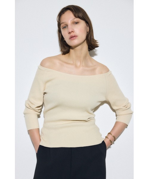 AZUL by moussy(アズールバイマウジー)の「オフショルニットトップス(ニット/セーター・レディース・ブルー/ライトイエロー/ブラック/アイボリー・MEDIUM/SMALL)」の8枚目の写真