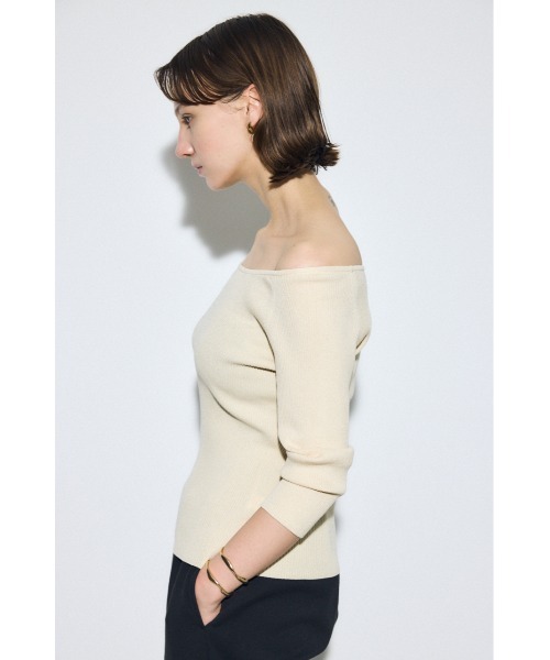 AZUL by moussy(アズールバイマウジー)の「オフショルニットトップス(ニット/セーター・レディース・ブルー/ライトイエロー/ブラック/アイボリー・MEDIUM/SMALL)」の10枚目の写真