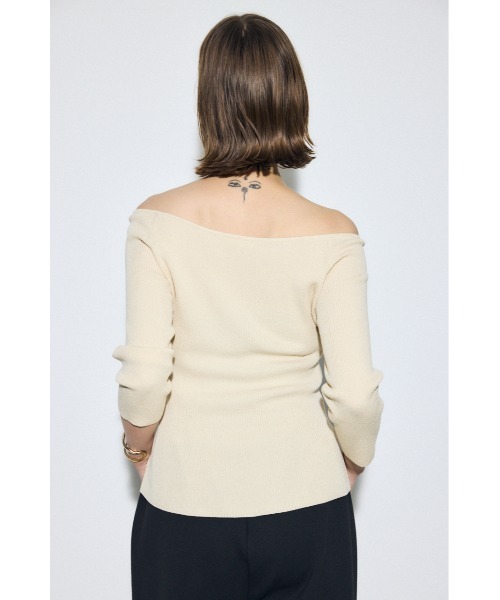 AZUL by moussy(アズールバイマウジー)の「オフショルニットトップス(ニット/セーター・レディース・ブルー/ライトイエロー/ブラック/アイボリー・MEDIUM/SMALL)」の11枚目の写真