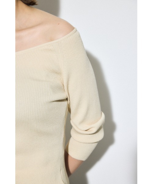 AZUL by moussy(アズールバイマウジー)の「オフショルニットトップス(ニット/セーター・レディース・ブルー/ライトイエロー/ブラック/アイボリー・MEDIUM/SMALL)」の14枚目の写真