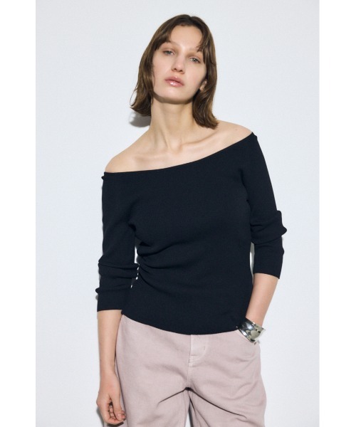 AZUL by moussy(アズールバイマウジー)の「オフショルニットトップス(ニット/セーター・レディース・ブルー/ライトイエロー/ブラック/アイボリー・MEDIUM/SMALL)」の18枚目の写真