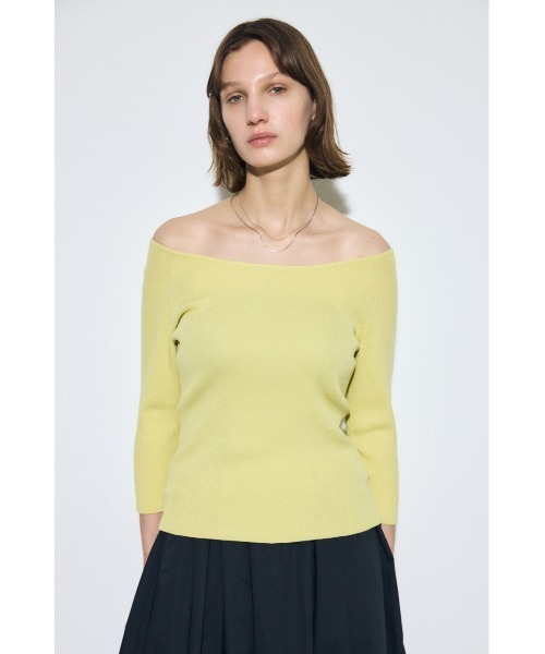 AZUL by moussy(アズールバイマウジー)の「オフショルニットトップス(ニット/セーター・レディース・ブルー/ライトイエロー/ブラック/アイボリー・MEDIUM/SMALL)」の7枚目の写真