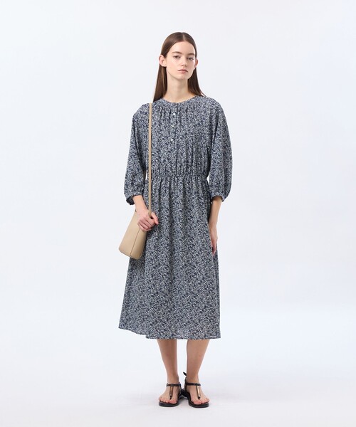 MACKINTOSH PHILOSOPHY（ﾏｯｷﾝﾄｯｼｭ ﾌｨﾛｿﾌｨｰ）の「バイカラーフラワープリントワンピース（ワンピース・レディース・ホワイト系その他/グレー系その他2・38/36）」の4枚目の写真