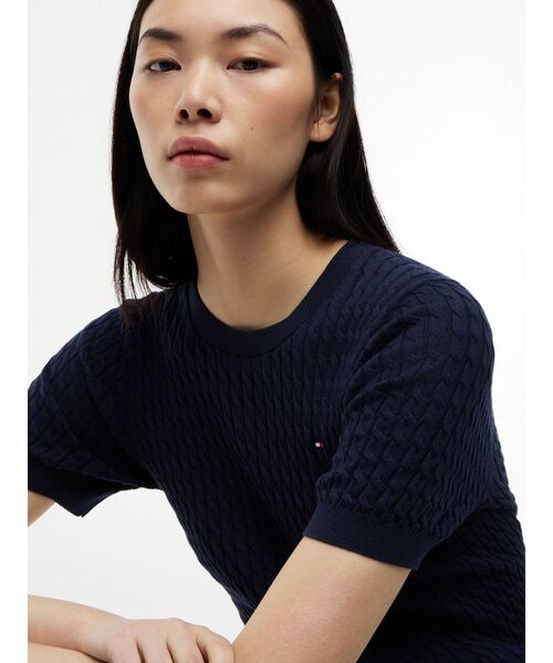 TOMMY HILFIGER（トミーヒルフィガー）の「コットンケーブルファインゲージクルーネックショートスリーブセーター（ニット/セーター・レディース・グレー/ブルー/ライトブルー/マルチ・X-SMALL/XX-SMALL/SMALL/MEDIUM）」の10枚目の写真