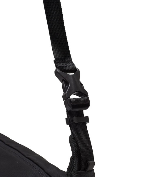 THE NORTH FACE(ザノースフェイス)の「(THE NORTH FACE)CAPEELA 5(ショルダーバッグ・レディース・ブラック・ONE SIZE)」の12枚目の写真