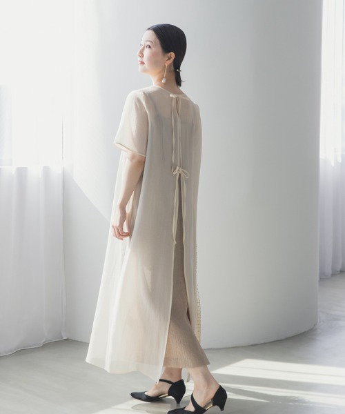 URBAN RESEARCH ROSSO WOMEN（アーバンリサーチ　ロッソ）の「ハーフスリーブオーガンジーバックオープンドレス（ワンピース・レディース・アイボリー/ブラック・FREE）」の3枚目の写真