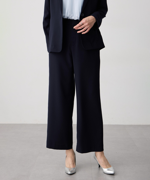 A/C DESIGN BY ALPHA CUBIC（エーシーデザインバイアルファキュービック）の「ストレッチジョーゼットストレートパンツ【接触冷感・UVカット・吸水速乾・セットアップ対応・大きいサイズあり】（その他パンツ・レディース・ブラック/ベージュ/ネイビー・61/64/67/70/73/76）」の4枚目の写真