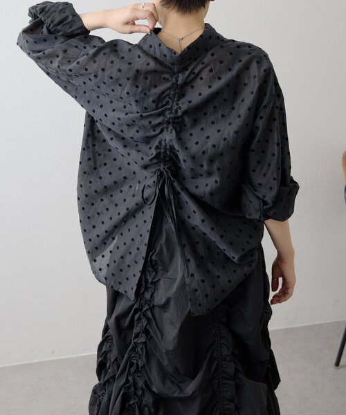 ear PAPILLONNER(イアパピヨネ)の「バックドロストシアーシャツ【SUM1 STYLE】(シャツ/ブラウス・レディース・ブラック・FREE)」の15枚目の写真