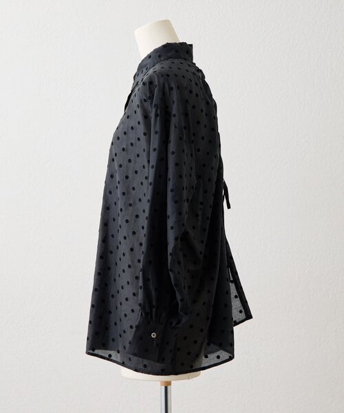 ear PAPILLONNER(イアパピヨネ)の「バックドロストシアーシャツ【SUM1 STYLE】(シャツ/ブラウス・レディース・ブラック・FREE)」の9枚目の写真