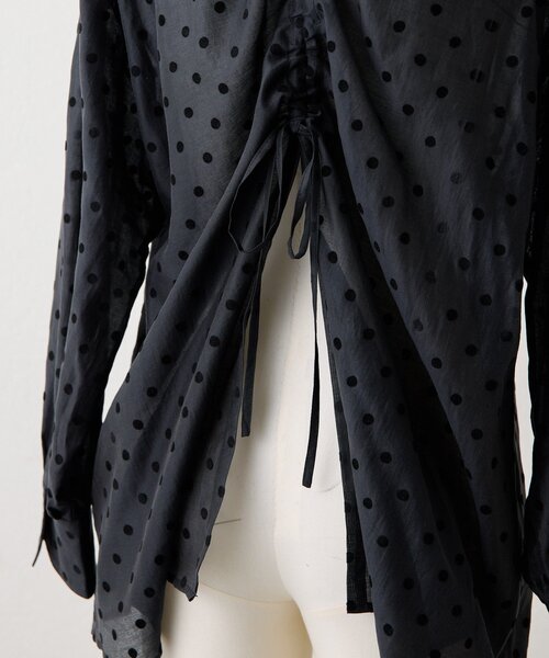 ear PAPILLONNER(イアパピヨネ)の「バックドロストシアーシャツ【SUM1 STYLE】(シャツ/ブラウス・レディース・ブラック・FREE)」の7枚目の写真