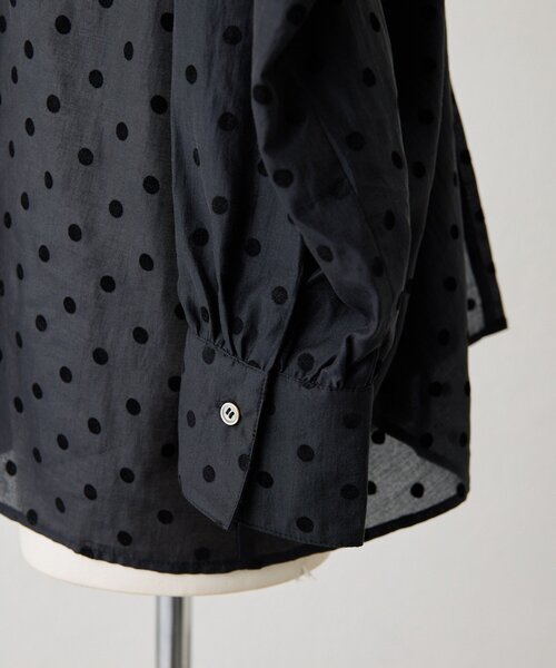 ear PAPILLONNER(イアパピヨネ)の「バックドロストシアーシャツ【SUM1 STYLE】(シャツ/ブラウス・レディース・ブラック・FREE)」の3枚目の写真