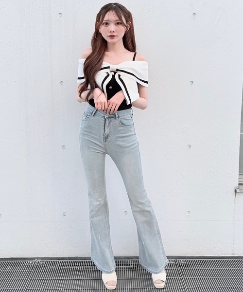 NOMAE(ノーマエ)の「ラインビジューフレアデニム(デニムパンツ・レディース・ブルー/ブラック・MEDIUM/SMALL)」の15枚目の写真