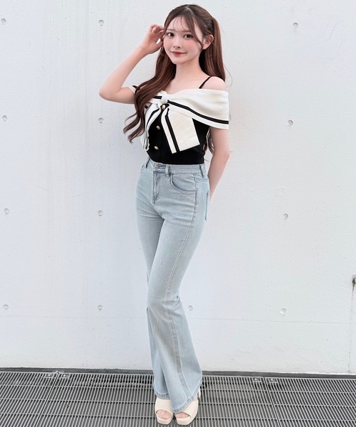 NOMAE(ノーマエ)の「ラインビジューフレアデニム(デニムパンツ・レディース・ブルー/ブラック・MEDIUM/SMALL)」の13枚目の写真