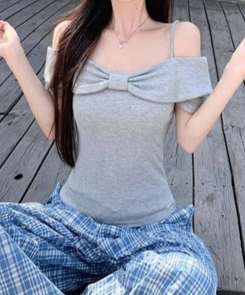 Mejoul(メジュール)の「【2026春夏新作】フロントビッグリボンオフショルカットソー(Tシャツ/カットソー・レディース・グレー/ホワイト・F)」の3枚目の写真