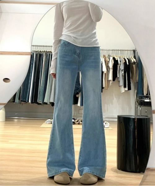 REBALANCE(リバランス)の「フレアデニムパンツ(デニムパンツ・レディース・A・LARGE/MEDIUM/X-LARGE)」の1枚目の写真