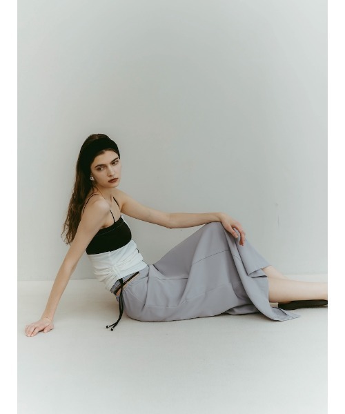 ILANIS(イラニス)の「Waist Cut Out Skirt(スカート・レディース・ライトブルー/ブラック/オフホワイト・FREE)」の20枚目の写真