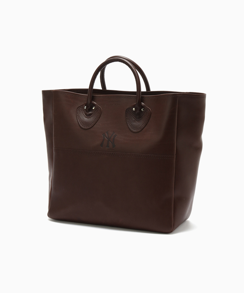 JOURNAL STANDARD（ジャーナルスタンダード）の「INFIELDER DESIGN MLB レザーTOTE M（トートバッグ・メンズ・モカ/ブラウン・FREE）」の2枚目の写真