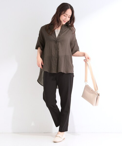 SHOO・LA・RUE（シューラルー）の「【体型カバー】やわらかゆるっと ヒップがすっぽり隠れる 5分袖シアーシャツ（シャツ/ブラウス・レディース・アイボリー/チャコールグレー/ピンク系/ブルー系その他・00）」の11枚目の写真