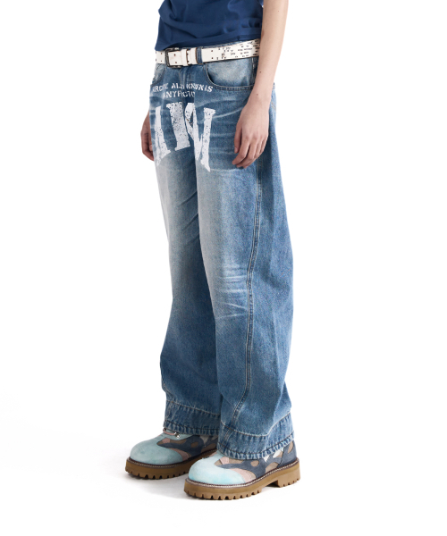AAKAM(アーカム)の「AKM Curved Denim Pants (Sky Blue)(デニムパンツ・レディース・その他・1/2)」の4枚目の写真